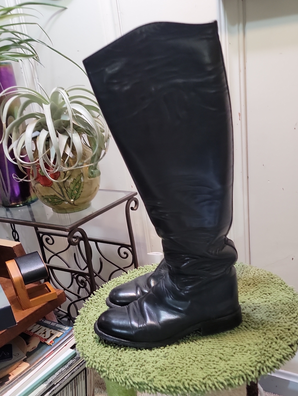 Black Leather English Knee-High Riding Boots
